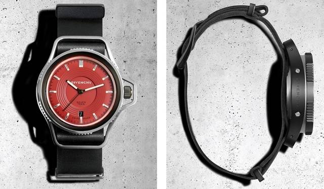 <strong>GIVENCHY BY RICCARDO TISCI｜リカルド・ティッシが手がけた初のウォッチが誕生</strong>　レッド