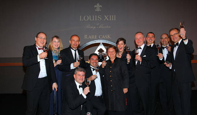 <strong>LOUIS XIII｜ルイ13世</strong>　「ルイ13世 レア・カスク42.6」　インド・ウダイプールの宮殿「ジャグ・マンディール（Jag Mandir Island）」で開催されたガラディナー