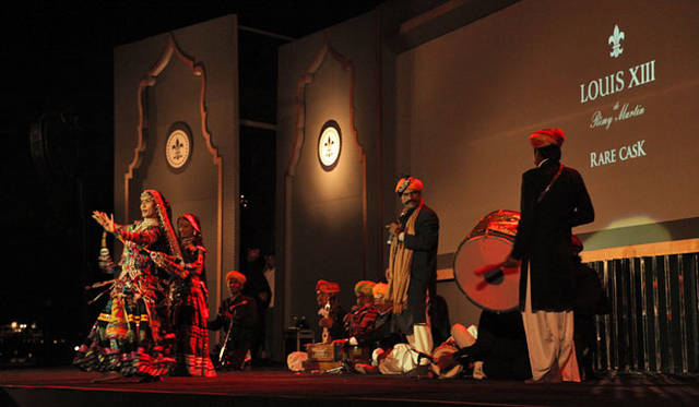 <strong>LOUIS XIII｜ルイ13世</strong>　「ルイ13世 レア・カスク42.6」　インドの民族舞踊も披露された