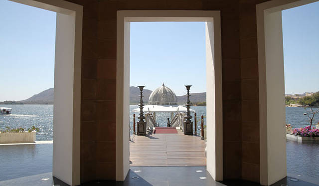 <strong>LOUIS XIII｜ルイ13世<</strong>　「ルイ13世 レア・カスク42.6」プレスツアー　ホテルの乗船場