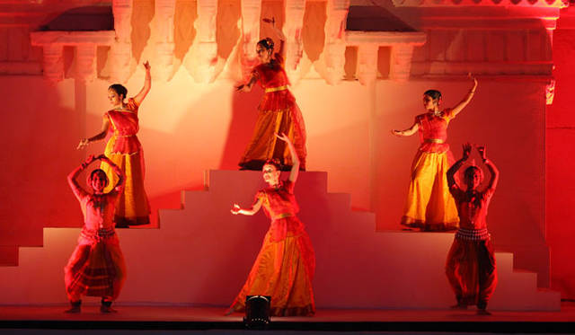 <strong>LOUIS XIII｜ルイ13世<</strong>　「ルイ13世 レア・カスク42.6」プレスツアー　ラジャスタン舞踏も披露された