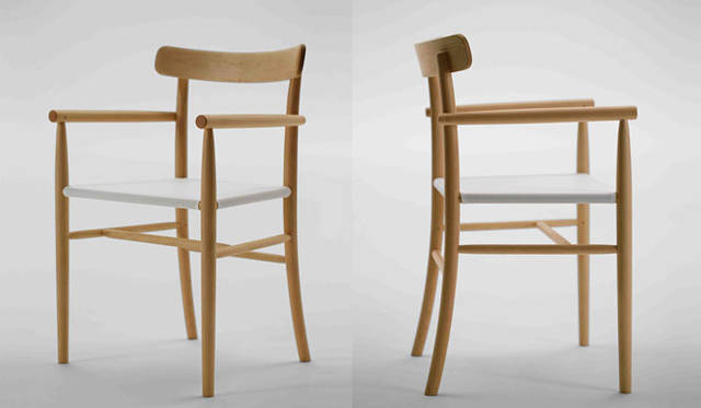 <strong>青木昭夫がリポートする「2013年サローネビューイング」</strong>　「maruni」ジャスパー・モリソンによるLightwoodアームチェア。座面がポリエステルのメッシュシートになっており、驚くほど軽い