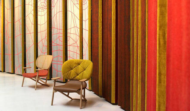 <strong>青木昭夫がリポートする「2013年サローネビューイング」</strong>　「moroso」こちらは市内のモローゾでおこなわれたインスタレーション。Kvadratのためにパトリシア・ウルキオラがデザインしたテキスタイルがならぶ