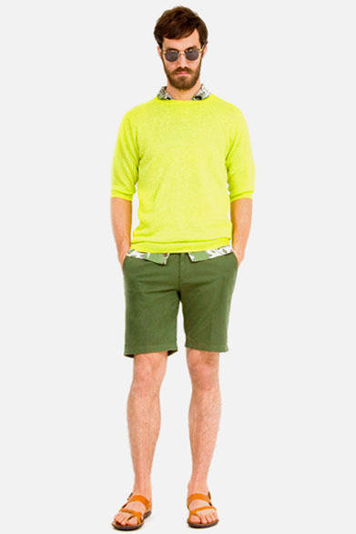 <strong>BEAUTY&YOUTH UNITED ARROWS</strong>　「Web LOOK BOOK “LOOKS” 2013 SUMMER」　ニット8190円、シャツ1万9950円、ショーツ9450円、サングラス1万6800円、サンダル1万3650円