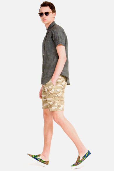 <strong>BEAUTY&YOUTH UNITED ARROWS</strong>　「Web LOOK BOOK “LOOKS” 2013 SUMMER」　シャツ1万500円、ポロシャツ1万1550円、ショーツ7980円、靴8190円