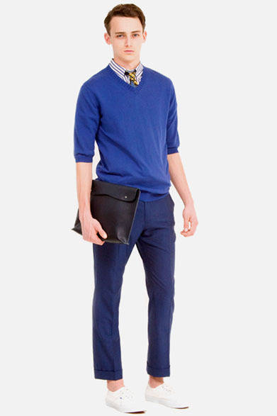 <strong>BEAUTY&YOUTH UNITED ARROWS</strong>　「Web LOOK BOOK “LOOKS” 2013 SUMMER」　ニット9450円、シャツ1万500円、パンツ1万4700円、タイ7350円、バッグ1万7640円、靴6930円