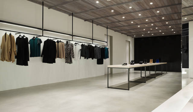 佐藤オオキ氏は世界すべてのtheoryフラッグシップショップのデザインを手がける<br />写真はtheory ロンドン店