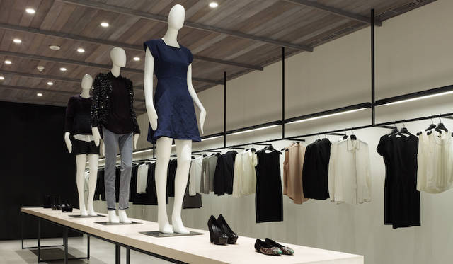 佐藤オオキ氏は世界すべてのtheoryフラッグシップショップのデザインを手がける<br />写真はtheory ロンドン店