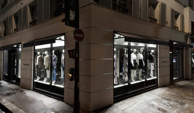 佐藤オオキ氏は世界すべてのtheoryフラッグシップショップのデザインを手がける<br />写真はtheory パリ店