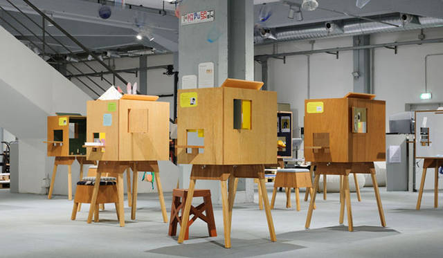 <strong>東京物産展</strong>　ミラノサローネ2013でのインスタレーション展「10 Japanese Designers in koloro-desk」　Photo by Takumi Ota