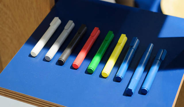 <strong>東京物産展</strong>　ミラノサローネ2013でのインスタレーション展「10 Japanese Designers in koloro-desk」　Photo by Takumi Ota