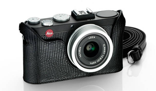 <strong>Leica｜ライカ</strong>　オープン記念特別限定モデル「ライカX2 Yokohama Edition」28万3500円（ライカそごう横浜店限定30 台）