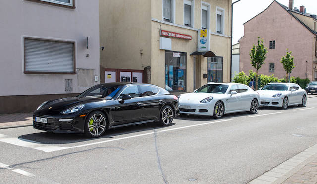 エンジンは3リッターV6スーパーチャージド。エンジンそのもの最高出力は245kW（333ps）、最大トルクは440Nmであり、モーターによる加勢で306kW（416ps）の最高出力と590Nmの最大トルクを発揮する