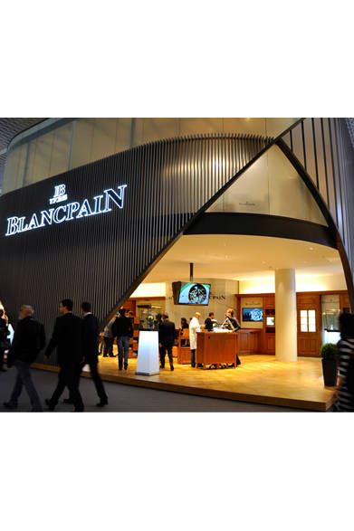 2013年のバーゼルフェアは、来場者約12万人という史上最高を記録。会場の大改装に併せ、ブランパンブースも刷新された