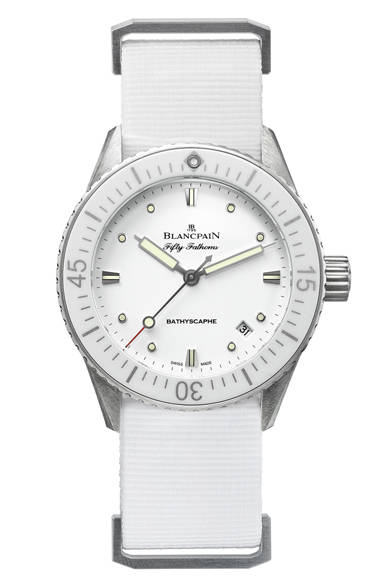 「Fifty Fathoms Bathyscaphe｜フィフティ ファゾムス バチスカーフ」　ケース径38mm（レディス）、SSケース、自動巻き、セイルキャンバスストラップまたはナイロン製NATOストラップ、300m防水、89万2500円（レディス）、今秋発売予定