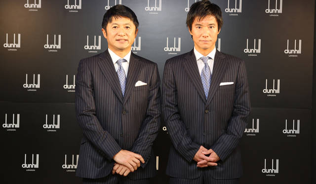 日本代表オフィシャルスーツ“勝負服”を着用して登場した武田修宏さん（写真左）、中山雅史さん