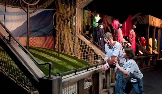 <strong>MOVIE｜『ハリー・ポッター展』を六本木ヒルズで開催</strong>　クィディッチ　©Warner Bros.