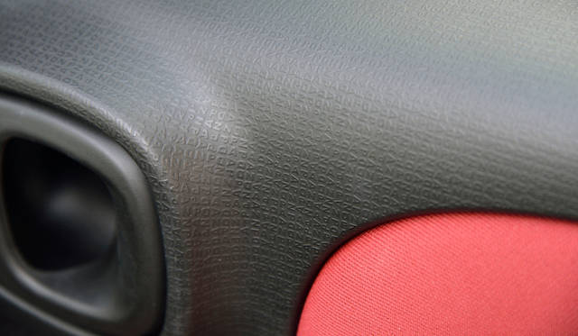 こまかくPandaとモデル名が入っている