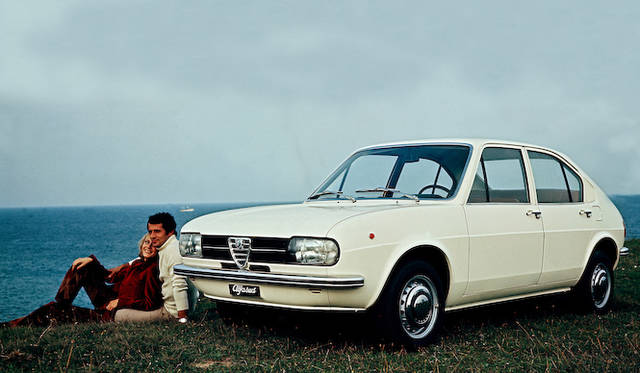 1971年 トリノ自動車ショーにて発表されたモデル。ゴルフ誕生のきっかけとなったクルマの1台