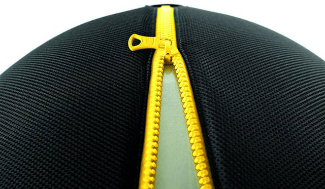 <strong>TECHNOGYM｜テクノジム</strong>　座っている時間をエクササイズに変えるモダンデザインのバランスボール「WELLNESS BALL™ アクティブシッティング」