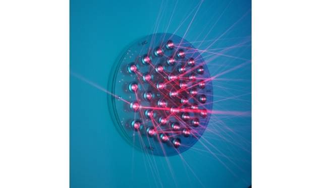 <strong>ART FILE 20｜「CHRIS LEVINE LIGHT 3.142」</strong>　Flower of Life (2010) © Chris Levine