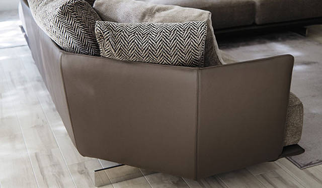 <strong>arflex｜アルフレックス</strong>　2013年新作コレクション　ソファ「BRERA（ブレラ）」 45度の角度をつけたコーナー部