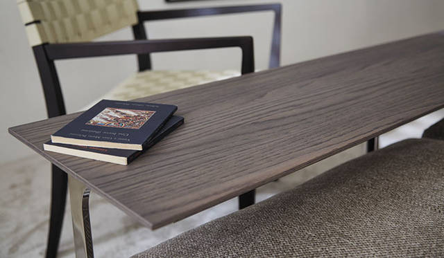 <strong>arflex｜アルフレックス</strong>　2013年新作コレクション　テーブル「BRERA（ブレラ）」 今回あらたに追加されたシックなグレーオーク色塗装仕上げ