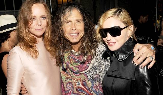 <strong>STELLA McCARTNEY｜ステラ マッカートニー</strong>　 左からステラ・マッカートニー、スティーヴン・タイラー、マドンナ　PHOTO CREDIT:BILLY FARREL