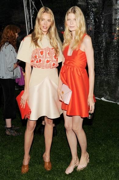 <strong>STELLA McCARTNEY｜ステラ マッカートニー</strong>　左からミッキー・サムナー　PHOTO CREDIT:BILLY FARREL