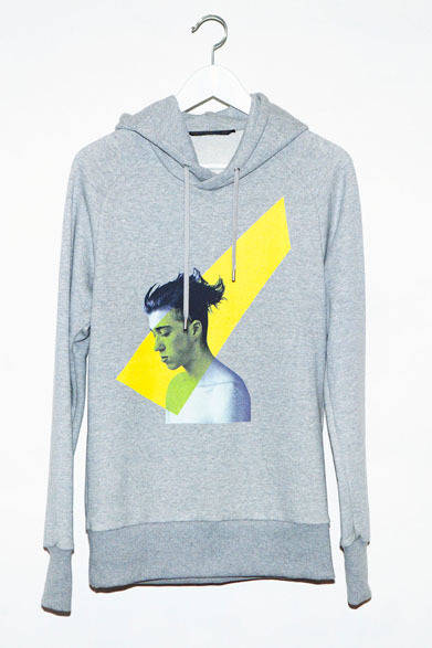 <strong>ato｜アトウ</strong>　 ato×Thomas Dozol コラボレーション　「Evan（Flame , Yellow）, 2013」　フードパーカー2万7300円