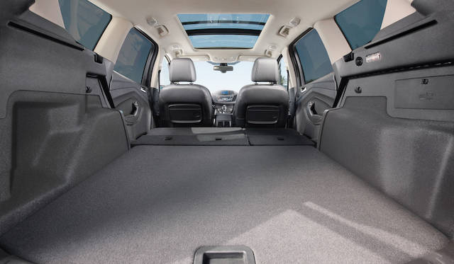 リアシートを倒した状態で1,603リットルの容量を確保