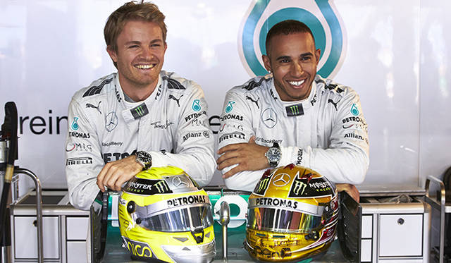 世界的に著名なセレブリティが名を連ねるIWCのアンバサダーにレーシングドライバーとしてはじめてルイス・ハミルトン（右）とニコ・ロズベルグ（左）のふたりが就任した