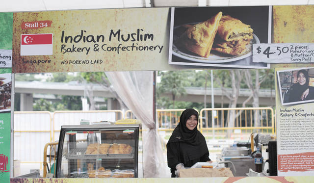 舞台はマリーナ・ベイ地区にある「F1ピットビル＆パドック」。年に1度、ドライバーたちが激しいバトルを繰り広げる場所だ