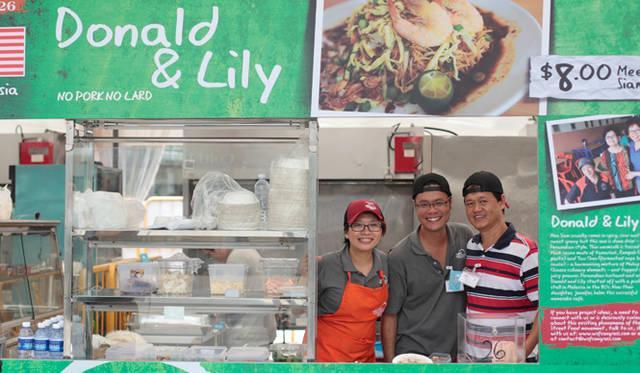 マレーシアの屋台「Donald & Lily」は、夫婦ではじめた店。いまは娘のジェニファー・チャン氏（左）が跡を継いでいる