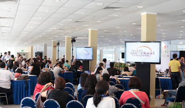 会場の様子。世界中からたくさんの報道関係者が取材に訪れていた