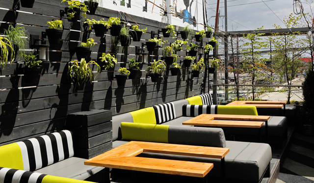 カナダ・トロント「Drake Hotel」