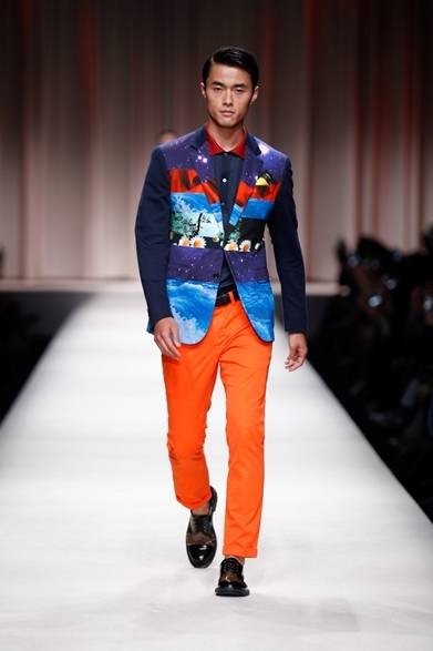 <strong>MOSCHINO｜モスキーノが、上海にてコレクションを発表 </strong>　2014春夏メンズコレクション