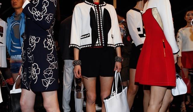 <strong>MOSCHINO｜モスキーノが、上海にてコレクションを発表 </strong>　