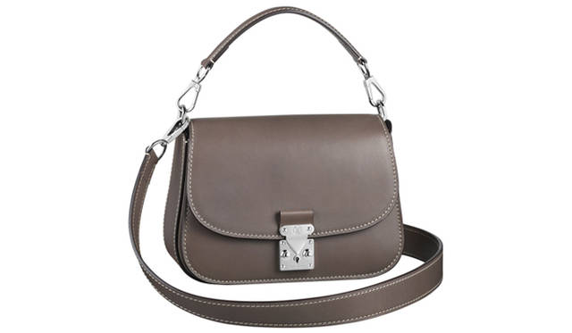 <strong>LOUIS VUITTON｜ルイ・ヴィトン</strong>　あらたなレザーコレクション「ルイ・ヴィトン パルナセア」誕生<br />ヴィヴィエンヌSロック[W22×H17×D9cm] 各53万5500円