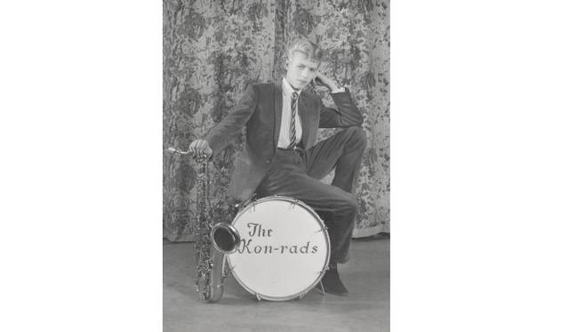 <strong>ART FILE 21｜「David Bowie is（デヴィッド・ボウイ展）」</strong>　Promotional shoot for The Kon-rads 1963 Photograph by Roy Ainsworth Courtesy of The David Bowie Archive 2012. Image © V&A Images