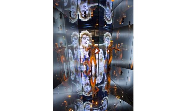 <strong>ART FILE 21｜「David Bowie is（デヴィッド・ボウイ展）」</strong>　 © Victoria and Albert Museum, London Special terms