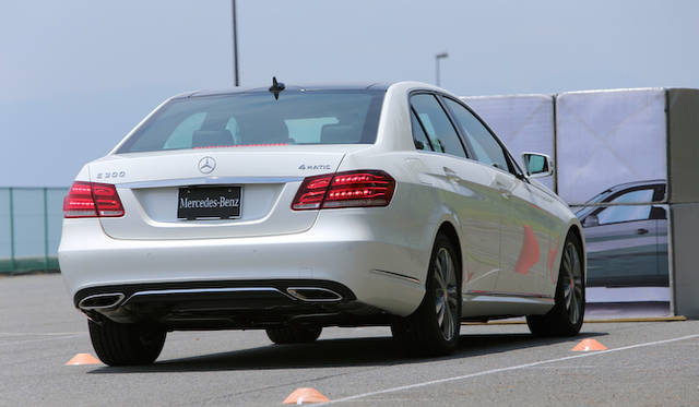 今回の試乗会では、安全装備をためすことができた。これは、十字路などで、突然飛び出してきたクルマに対応できるよう、ブレーキをアシストする、BASプラスのテスト