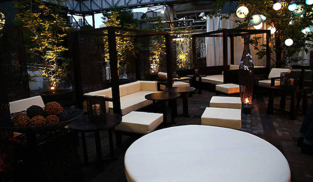 店内もナチュラルなインテリアで統一され、まるでリゾートにいるような空間を構成している