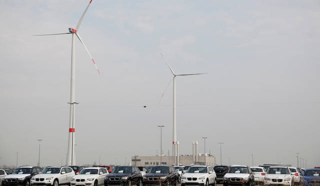 現在のこの工場のシンボル的存在となっている風車