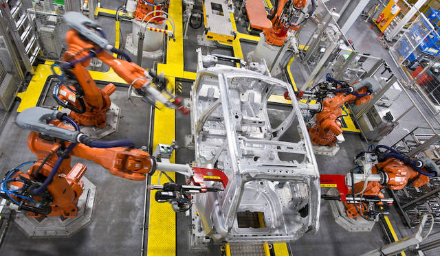 レンジローバーにつづいて、オールアルミニウムのボディを獲得したレンジローバー スポーツ