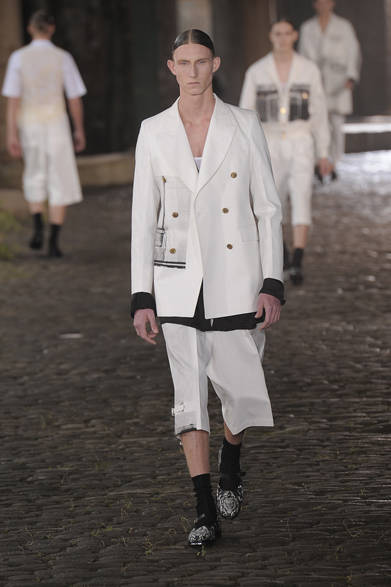 <strong>Alexander McQueen