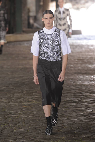 <strong>Alexander McQueen