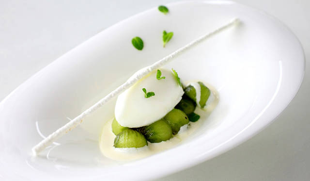 「ヴェルヴェーヌでマリネしたキウイフルーツ」