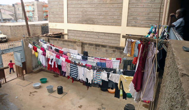 <strong>YCAM｜ワイカム</strong>　「YCAM10周年記念祭」　作品展示 / インスタレーション　YCAM10周年祭公募企画「LIFE by MEDIA メディアによるこれからの生き方／暮らし方の提案」（会期｜7月6日～9月1日／11月1日～12月1日）　受賞作＝西尾美也「PUBROBE（パブローブ）」