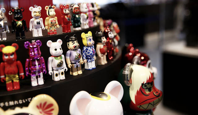 <strong>MEDICOM TOY｜メディコム・トイ</strong>　新製品展示会「MEDICOM TOY EXHIBITION ’13」　“東京ソラマチ ベアブリック”BE@RBRICKで作り上げた「BE@RBRICKタワー」